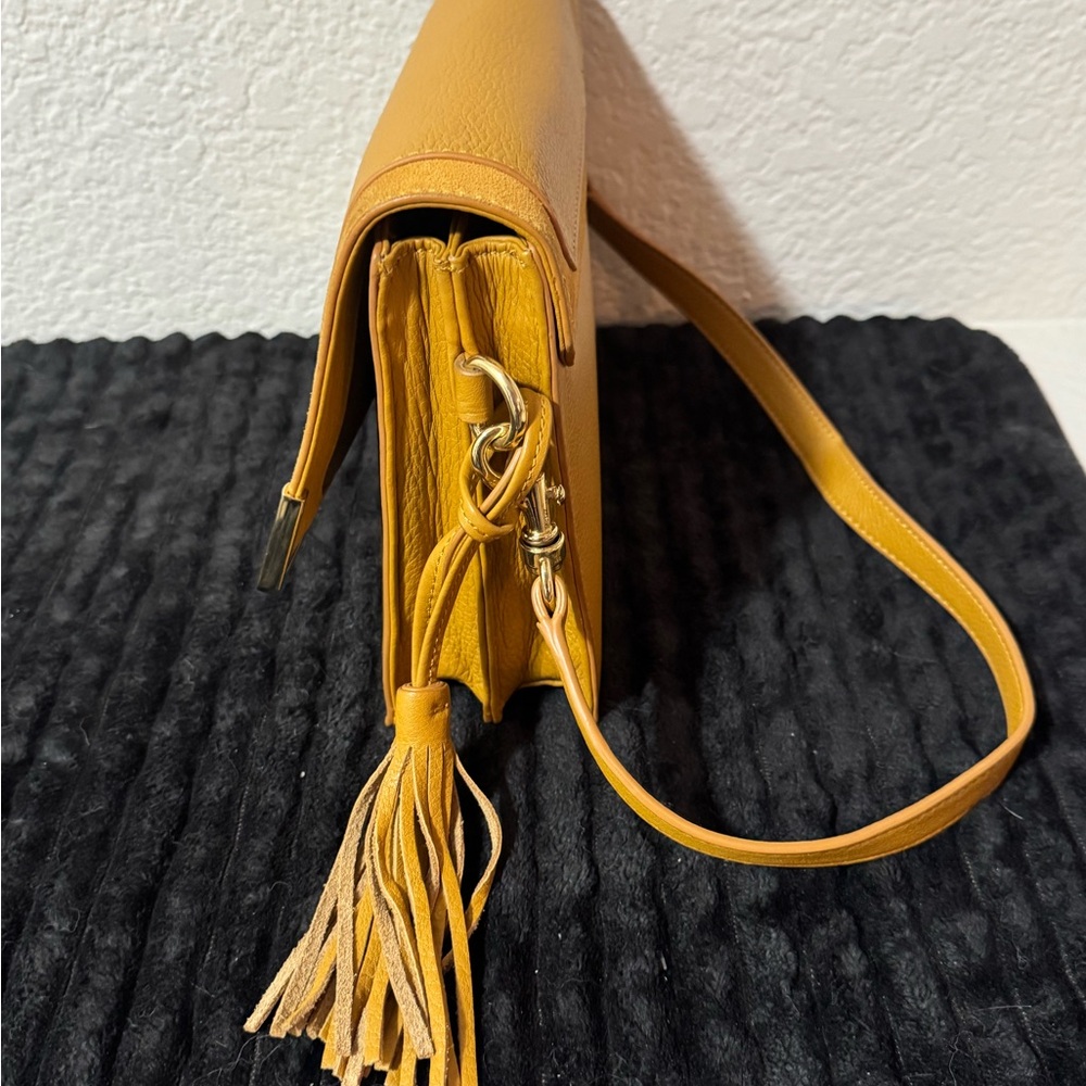 Vince Camuto Hannah Messenger Yellow Shoulder Bag - Picture 8 of 13